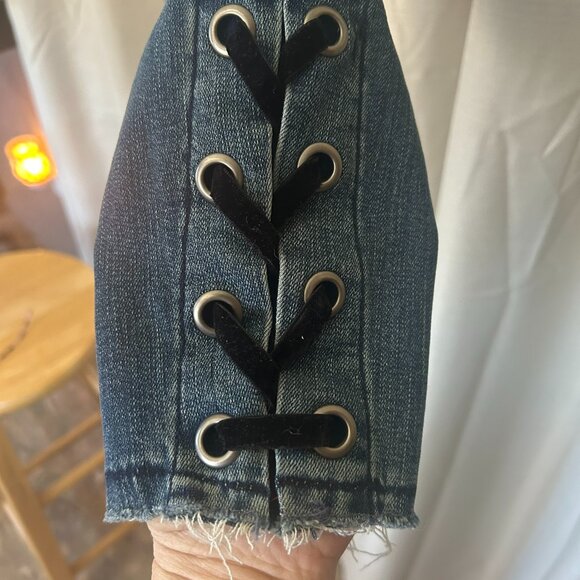 Maurices Sixe Medium Lace leg jeans VERY CUTE! - Picture 1 of 10